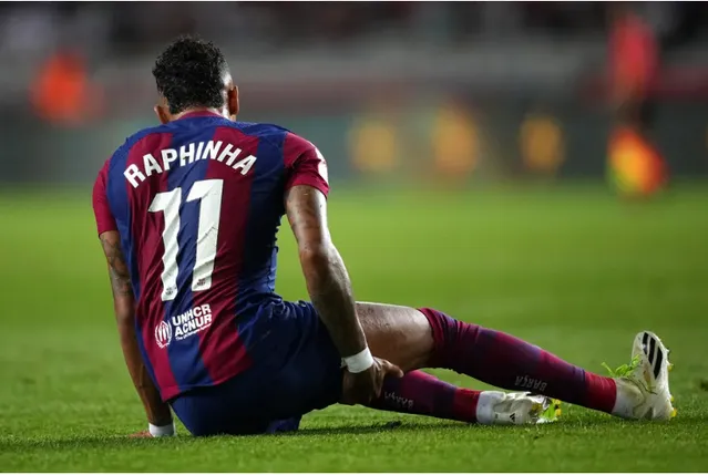 Cầu thủ chạy cánh Raphinha dính chấn thương trong chiến thắng 1-0 của Barca trước Sevilla, đội chủ sân Camp Nou cũng cập nhật tình hình của cầu thủ người Brazil.