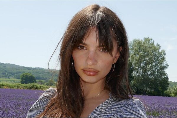 emily ratajkowski phong c ch c 68175 1705629492688