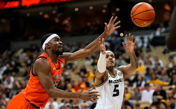 Auburn Tigers vs Missouri Tigers basketball