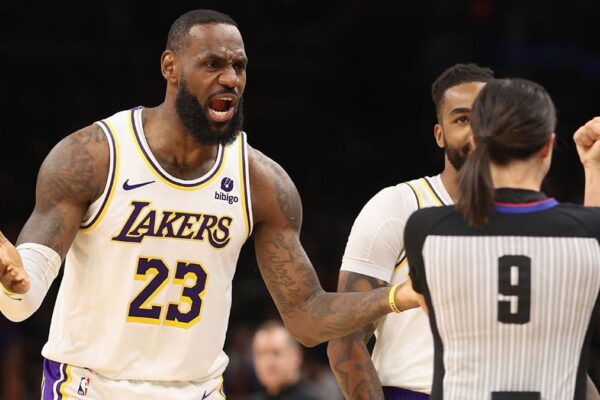 lebron james v lakers th t v ng v 105322 1711460783400