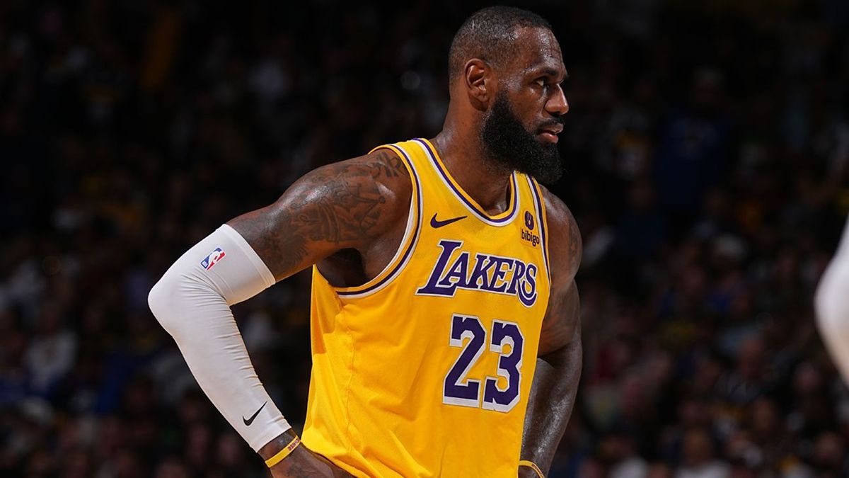 LeBron James phê phán xử lý trọng tài sau trận thua đau đớn của Lakers - -1311518788