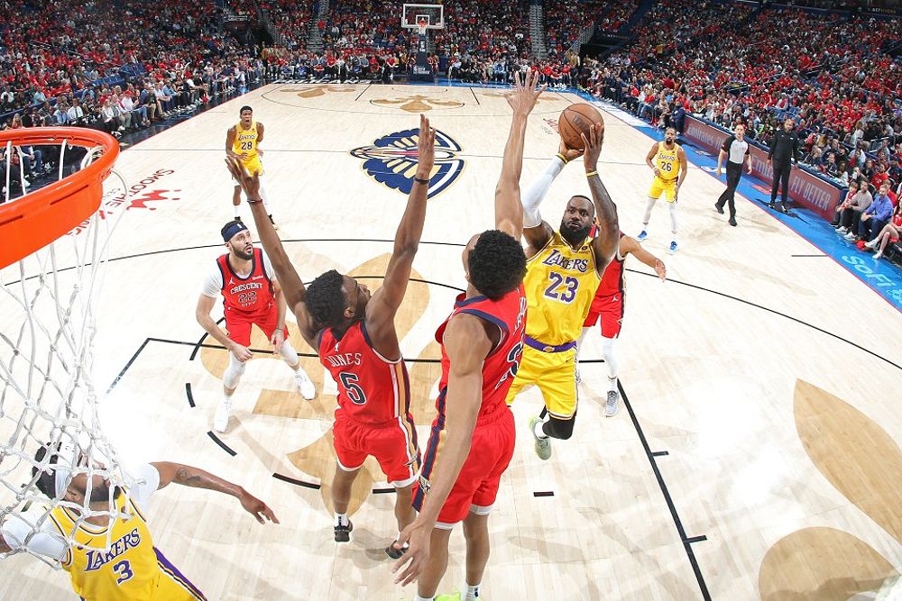 Zion Williamson gặp chấn thương trong trận đấu với Lakers - -907576362